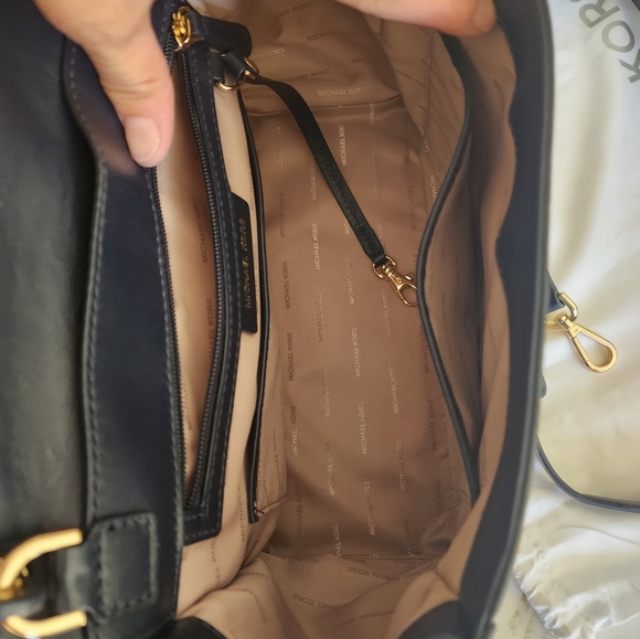 Michael Kors Whitney Large Satchel - Picture 4 of 7